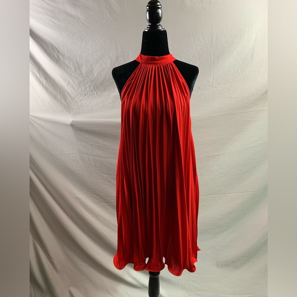 Red Tie Back Pleated Halter Dress - Picture 6 of 7